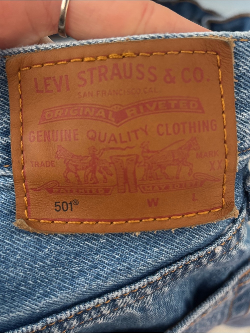Levi’s 501 Distressed Women's Jeans - Picture 5 of 5